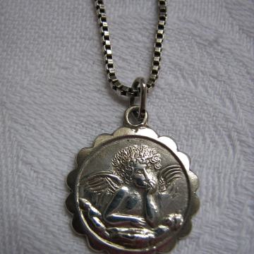 OGRLICA  SA ANĐELOM PRIVJESAK SREBRO 925 FRITZ REU&CO