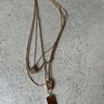 Ogrlica bogata sa pločicom /TOTALNA ČISTKA