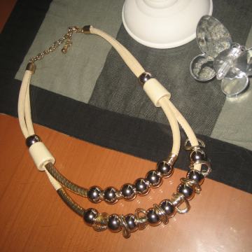 BEŽ - ZLATNA OGRLICA  - NOVO