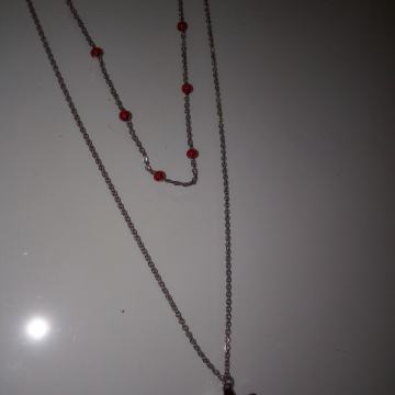 DUPLA OGRLICA S CRVENIM KUGLICAMA - NOVO