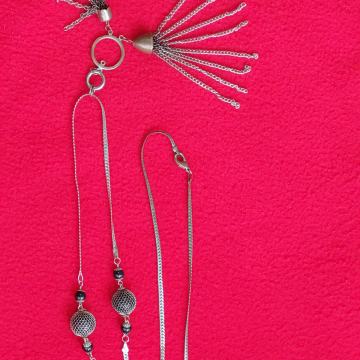 OGRLICA Dvije mrežaste crne kuglice. Mob