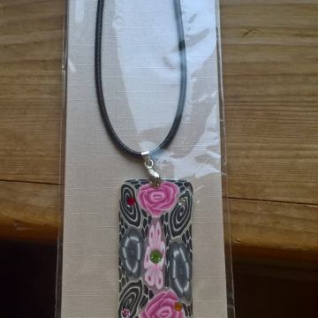 OGRLICA-KOŽA SA PRIVJESKOM-NOVA