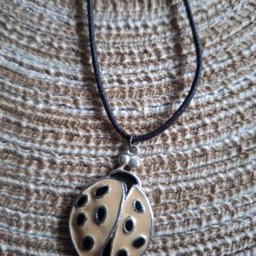 Ogrlica lančić bubamara bež