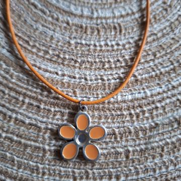 Ogrlica lančić cvijet narančasta margarita m