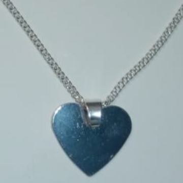 OGRLICA - LANČIĆ S PRIVJESKOM SRCE - NOVO