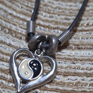 Ogrlica lančić Srce Jing-jang