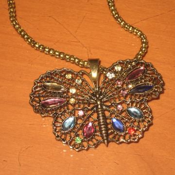 NOVA OGRLICA NA LEPTIRA