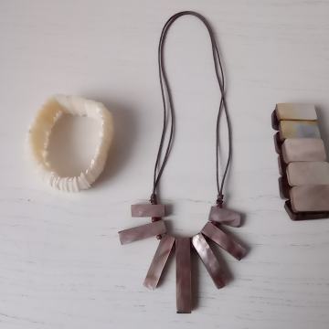 Ogrlica i narukvica sedef i drvo