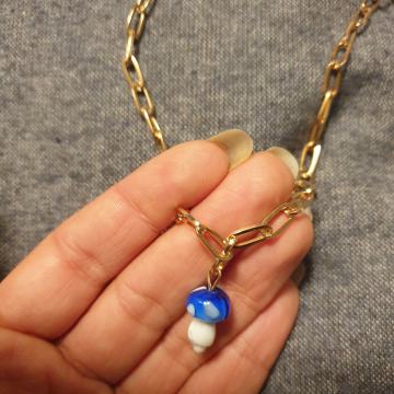 Ogrlica s plavom gljivom