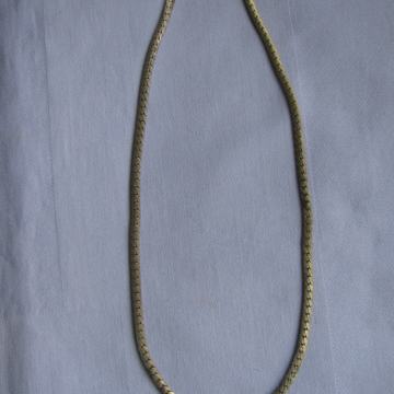 OGRLICA - plosnati vez sa trokut zelenim sedefom. SAND-2