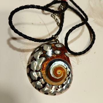 Ogrlica - privjesak - Školjka