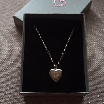 Ogrlica sa privjeskom srce kutijica + jewerly box