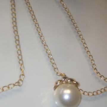 NOVA OGRLICA S VELIKIM BISEROM