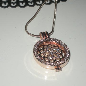 NOVA OGRLICA - ROSE GOLD