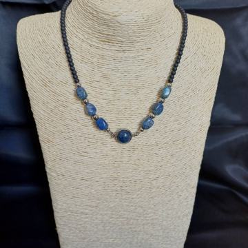 Ogrlica- ručni rad- lapis lazuli i crno *rasprodaja*
