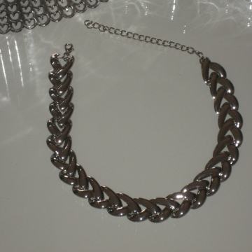 NOVA SREBRNA OGRLICA