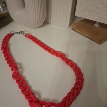 ROZA OGRLICA PLASTIČNA  - NOVO