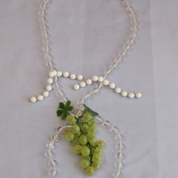 OGRLICA sa ZELENIM grozdom. Mob