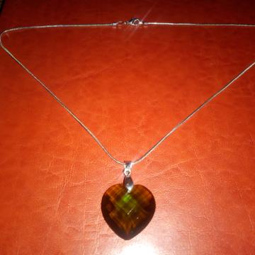 Ogrlica: zeleno srce - BIŽUTERIJA