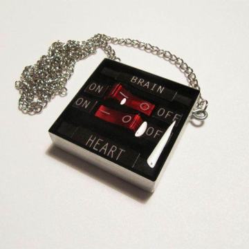 Ogrlica od epoxy smole, novo - brain off heart on