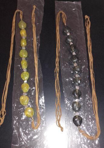 Ogrlice nove, prodajem.