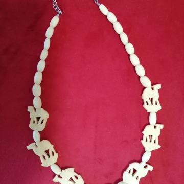 OGRLICA UNIKATNA OD KOSTI