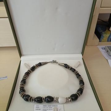 Oniks i Ahat ogrlica (poludrago kamenje)