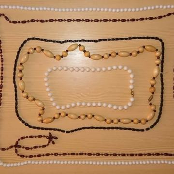 Lot 5 ogrlica sve zajedno za 10 eura!