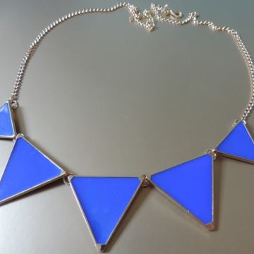 Plava triangle ogrlica