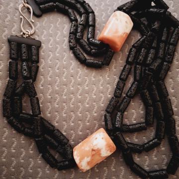 Poludrago kamenje, Crni Turmalin i Narančasti koralj