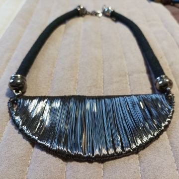 POSEBNA BRODIĆ OGRLICA