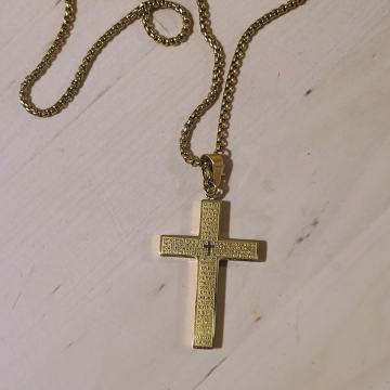 Pozlaćeni lančić sa križem