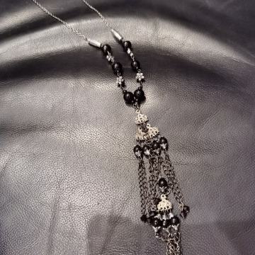 Prekrasna crna ogrlica - 90 kn