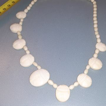 prekrasna Ogrlica od devine kosti