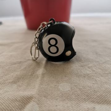 Privjesak kaciga atraktivan,NOVO!