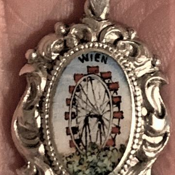 privjesak za lančić u emajlu