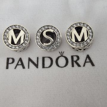 Privjesak Pandora srebro sa žigom slova M*M*S