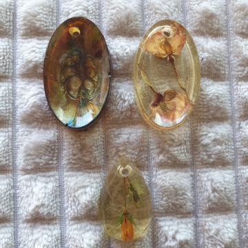 Privjesci od epoxy smole LOT