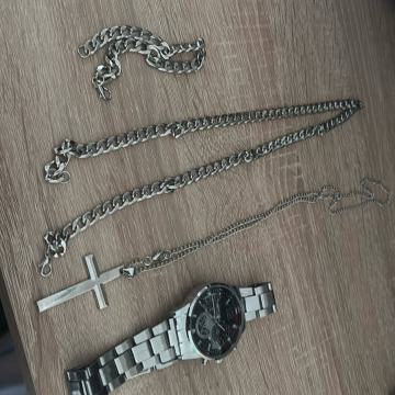 Prodajem komplet nakita