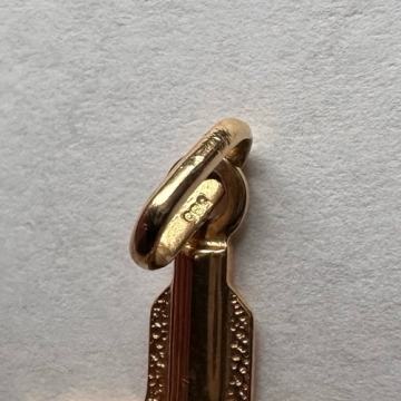 Prodajem zlatni lančić (14k 585) sa privjeskom ukupna težina 5,74gr.