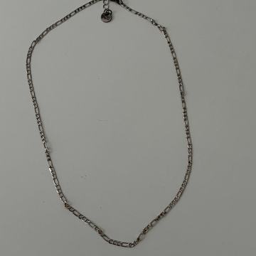 Pull and bear lančić / TOTALNA ČISTKA