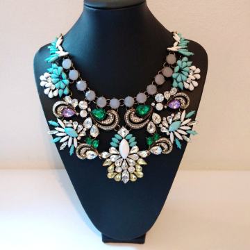 Raskošna i efektna statement ogrlica - novo