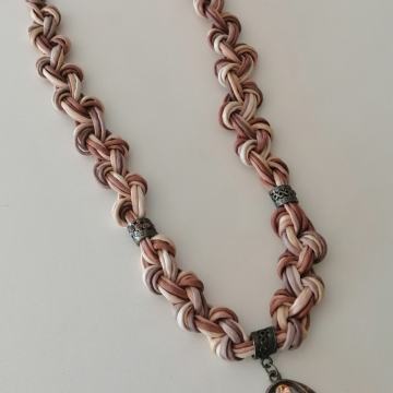 Raskošna ogrlica bronca