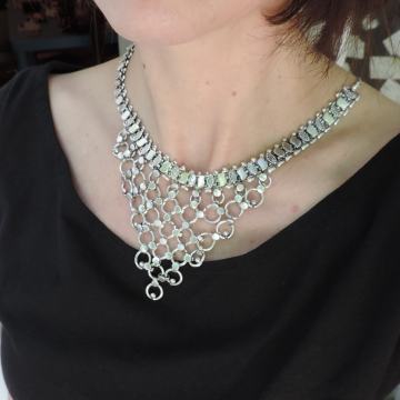 Raskošna ogrlica s ornamentima