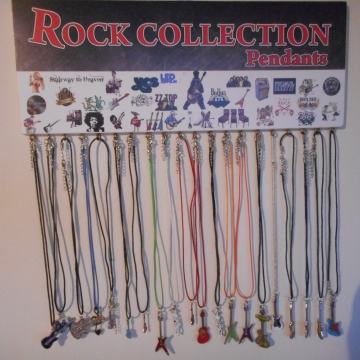 ROCK COLLECTION PANO SA 20 LANČIĆA UGLAVNOM RAZNE GITARE
