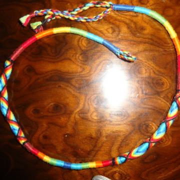 Šarena pletena ogrlica, ručni rad