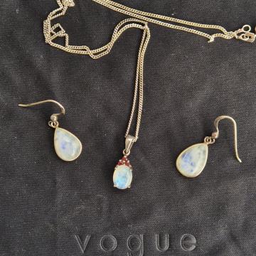 Set ogrlica i naušnice sa mjesečevim kamenom