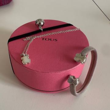 Srebrna ogrlica i narukvica marke TOUS