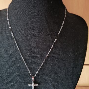 Srebrni lančić 45 cm, sa privjeskom križić