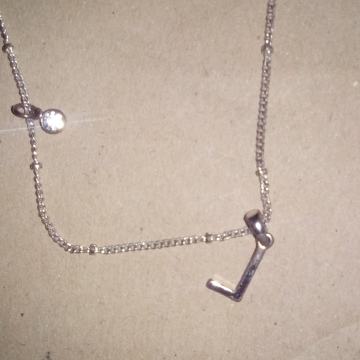 Srebrni lančić s kuglicama i prvjescima